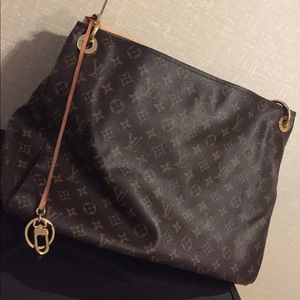 Louis Vuitton Artsy bag